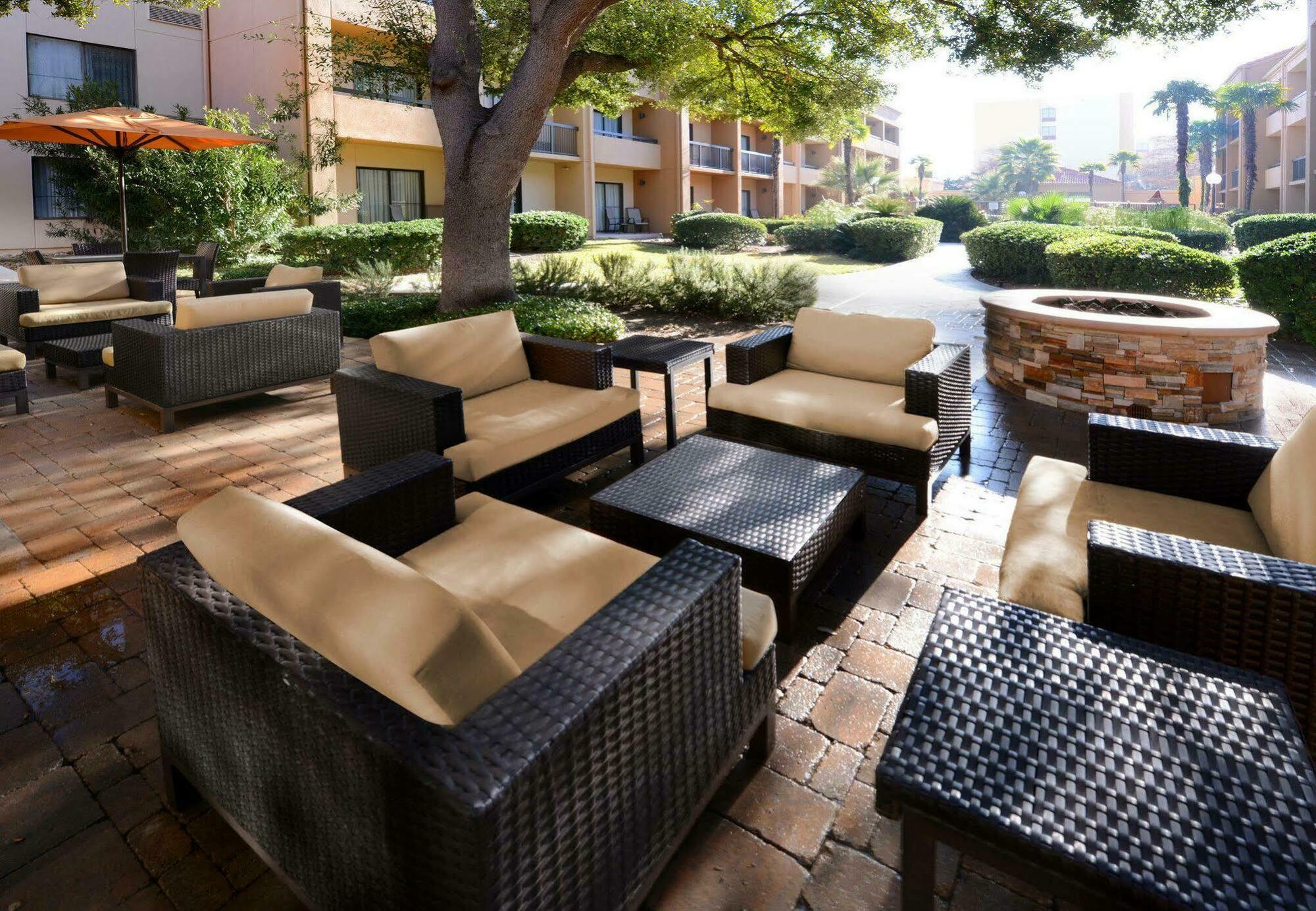 Hotel Courtyard By Marriott San Antonio Downtown Esterno foto